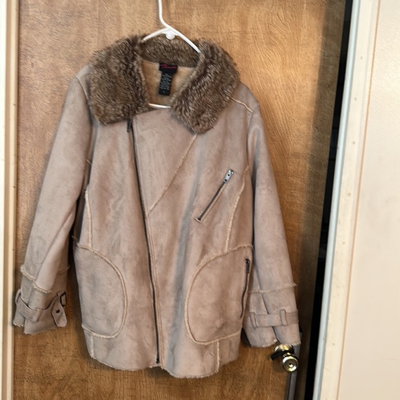 Torrid EUC Vegan Suede Jacket - Picture 4 of 8